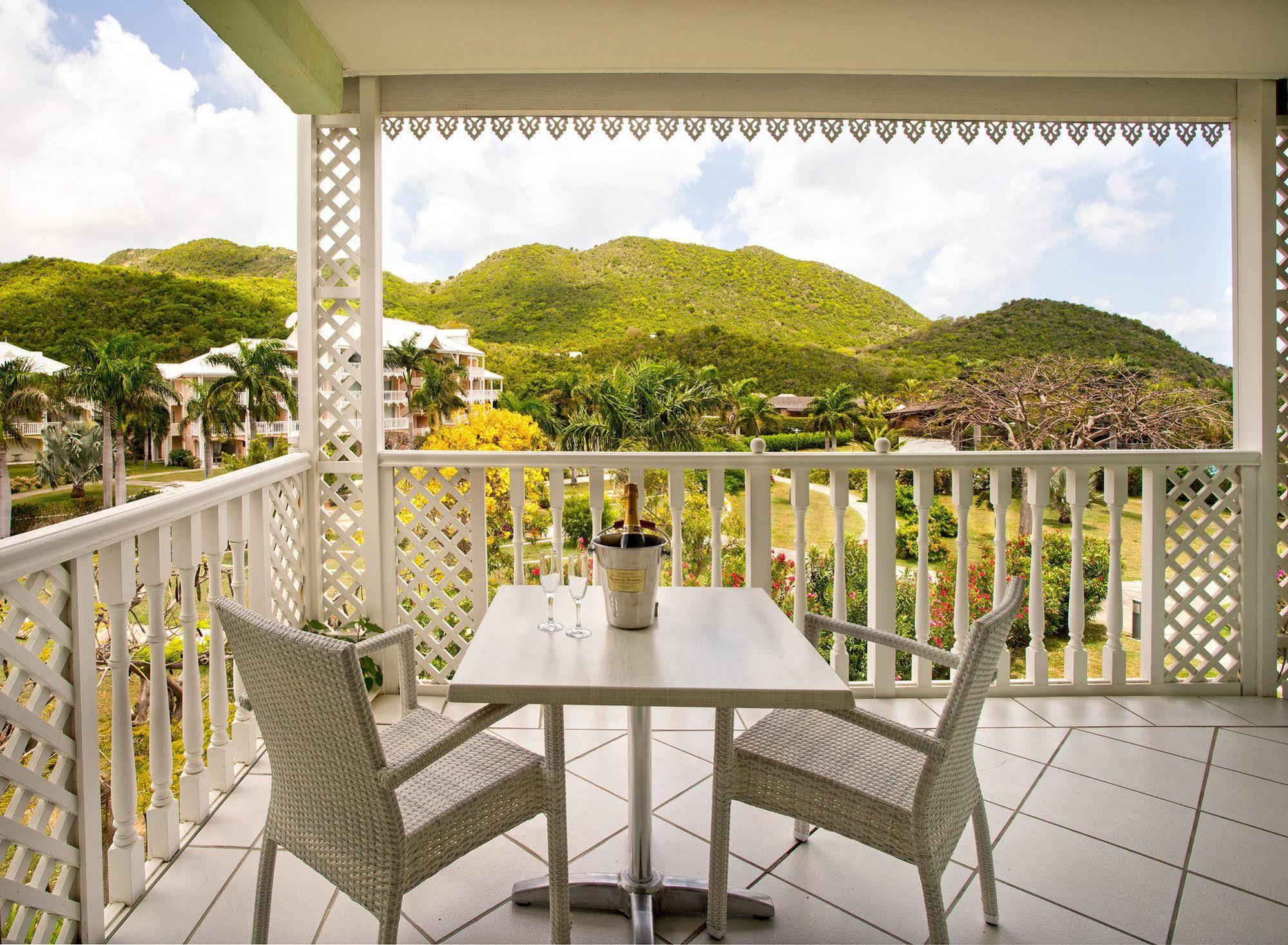 Le Domaine Anse Marcel Beach Resort Exterior foto